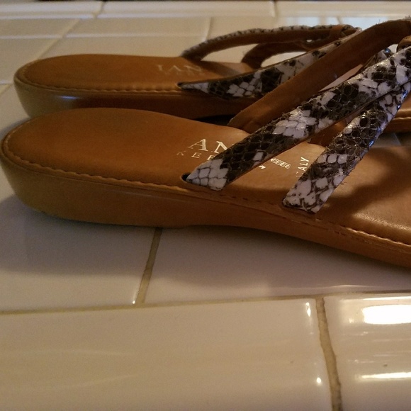 Sandals - Picture 3 of 6